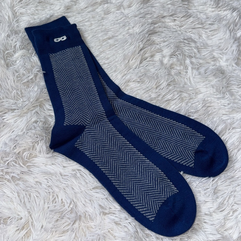 Pair of Thieves crew socks